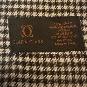 Clara Clark Black and White Houndstooth Fabric scarf